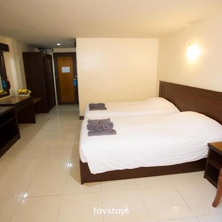 Twin Palms Suites And Residence 파타야 외부 사진