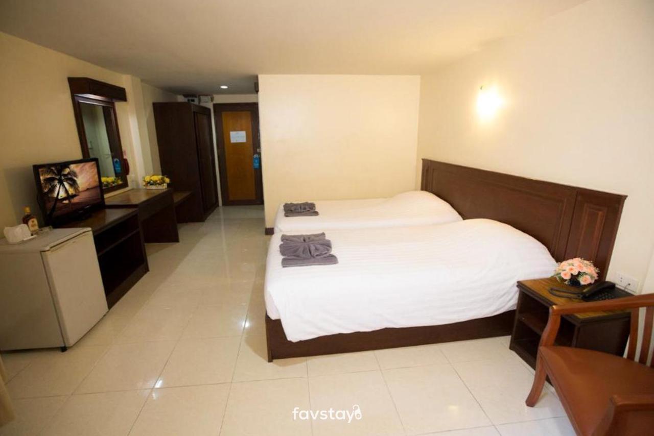 Twin Palms Suites And Residence 파타야 외부 사진