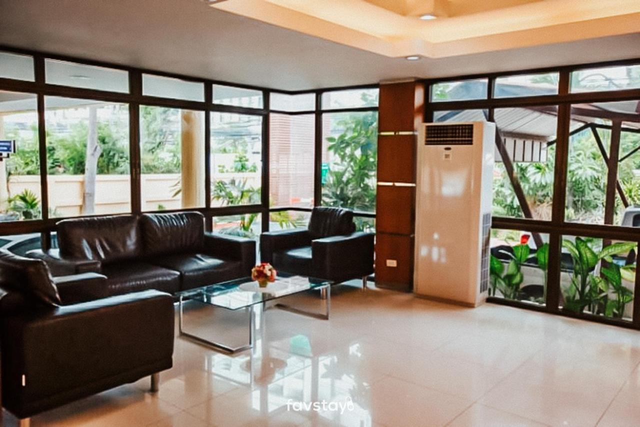 Twin Palms Suites And Residence 파타야 외부 사진