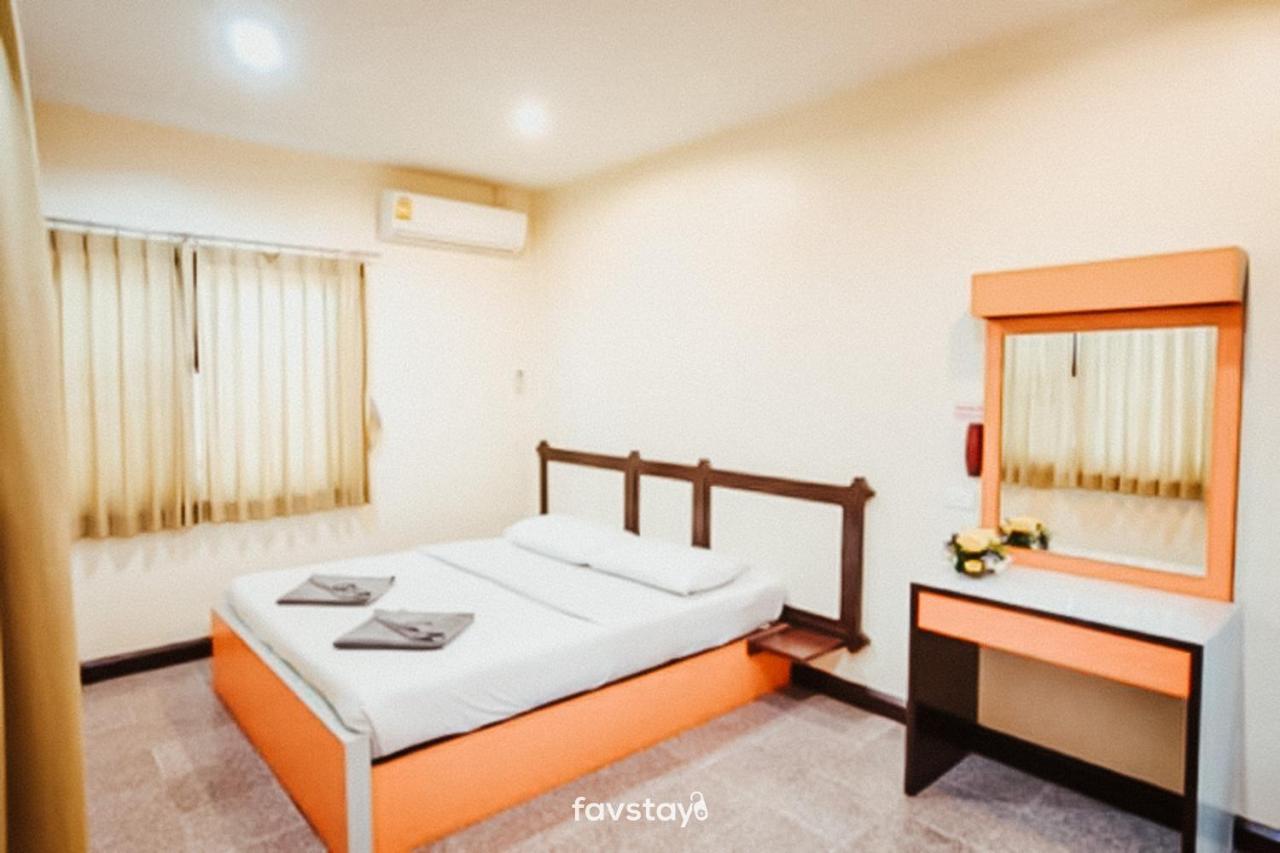 Twin Palms Suites And Residence 파타야 외부 사진