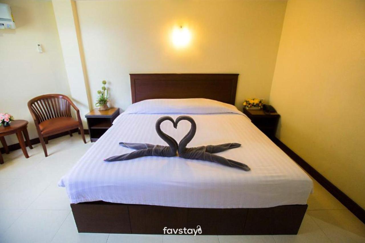 Twin Palms Suites And Residence 파타야 외부 사진