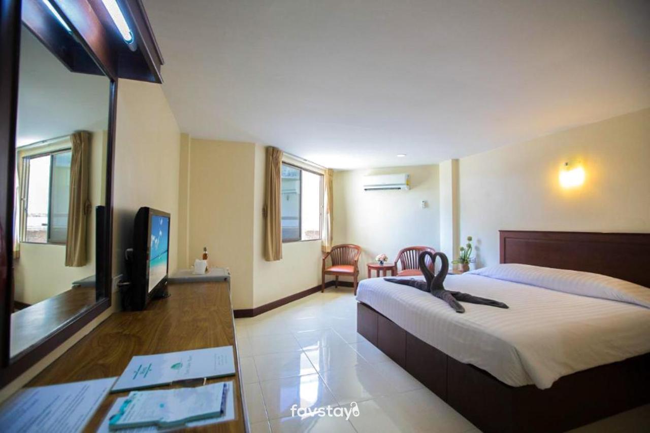 Twin Palms Suites And Residence 파타야 외부 사진