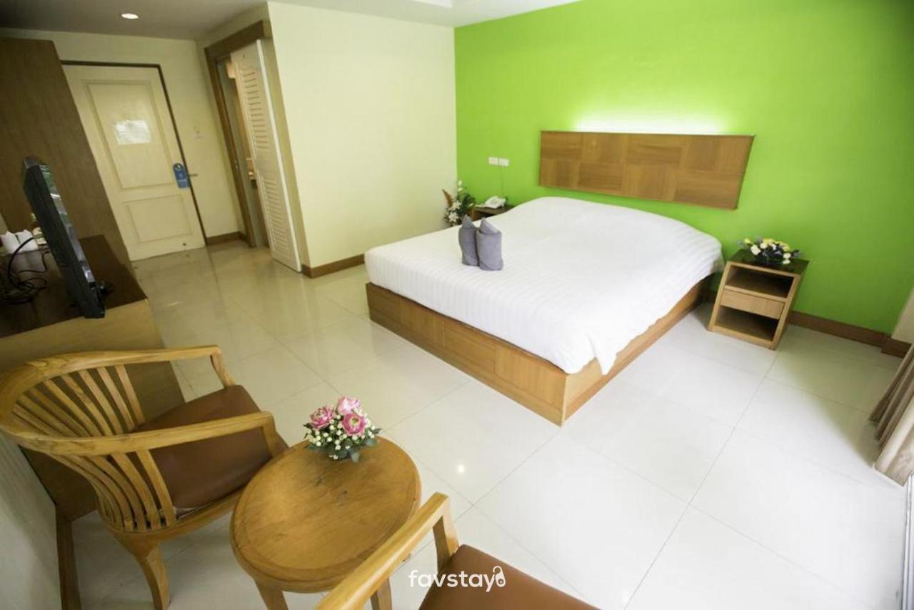 Twin Palms Suites And Residence 파타야 외부 사진